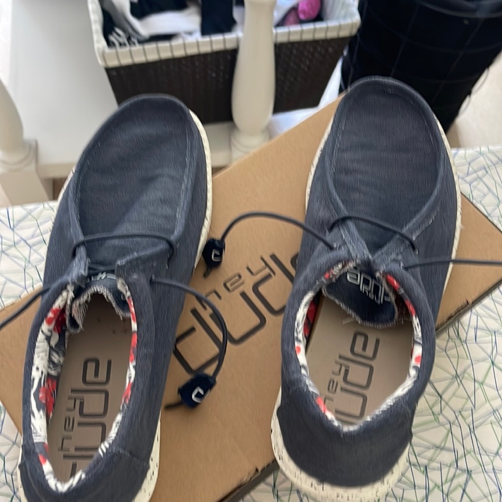 Mens shoes
